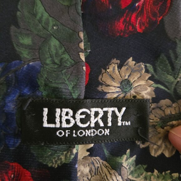 Liberty Of London Stunning Floral 100% Silk Tie Retired Print Retail $185 - Picture 4 of 5